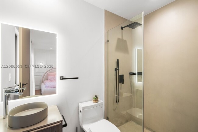 Building Photo - 710 S Shore Dr