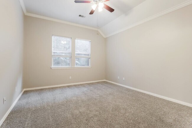 Building Photo - 9202 Hidden Lake Cir