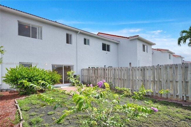 Building Photo - 14815 SW 9th Ln