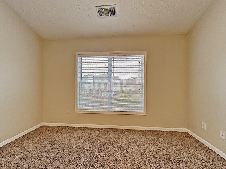 Building Photo - 1706 Chinaberry Ct