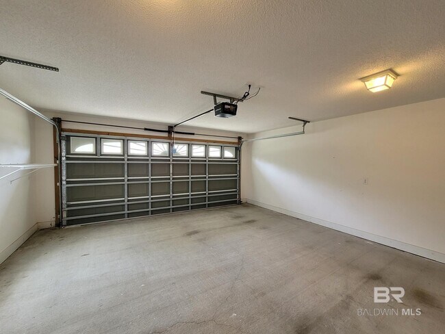 Building Photo - 22410 Beaver Creek Ln