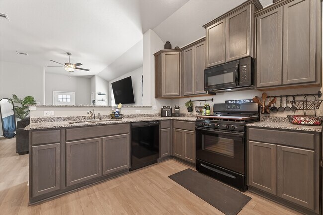 Building Photo - 8014 Barret Travis Ct