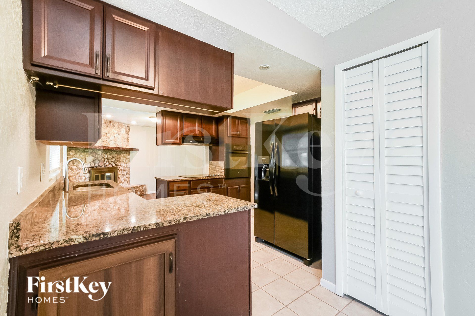 Building Photo - 409 Seville Ave