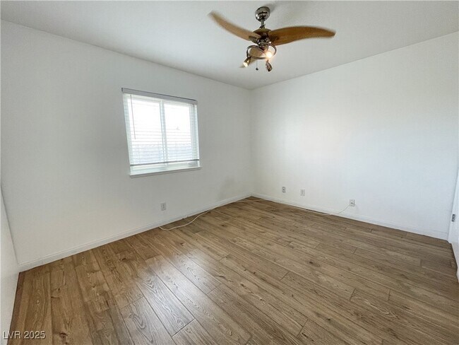 Building Photo - 3548 Silver Bend St
