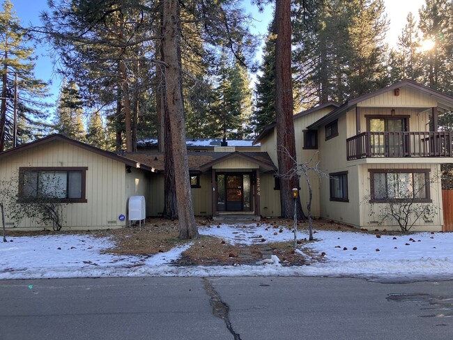 Primary Photo - Large single family home with 2 car garage