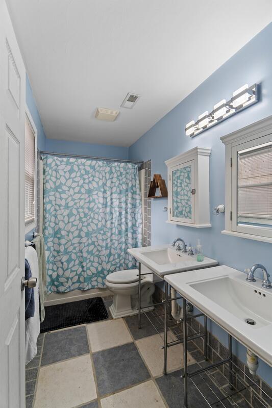 Building Photo - 209 W Bayview Blvd