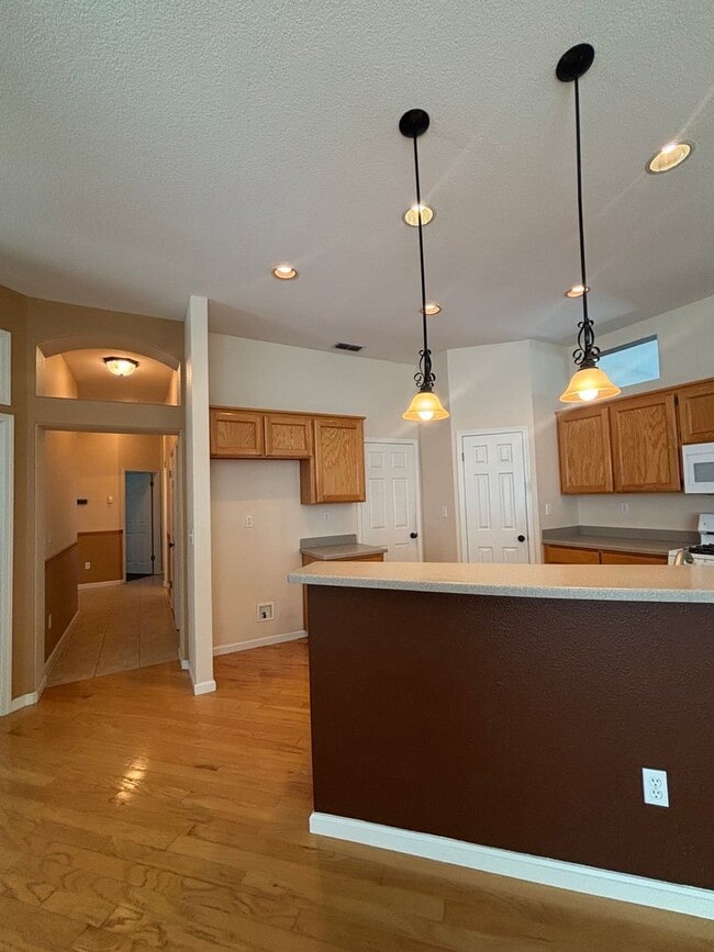 Building Photo - BEAUTIFUL 4-BEDROOM HOME IN ELK GROVE!!