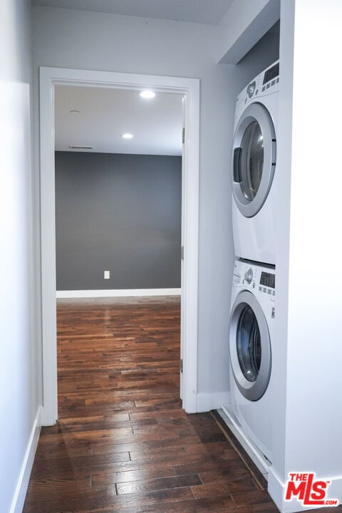 Building Photo - 2114 1/2 Ridgeley Dr