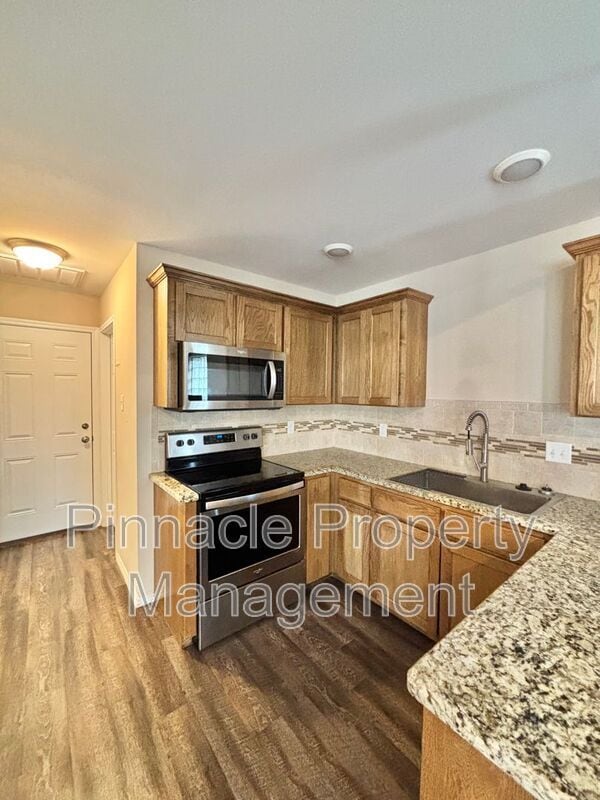 Building Photo - 4245 Sedona Trl