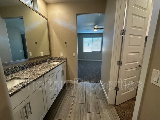 Building Photo - 16562 W Charlotte Dr