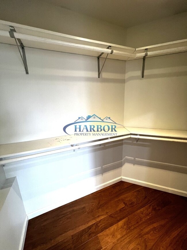 Building Photo - Charming Downey Duplex with Upgrades and Two-Car Garage