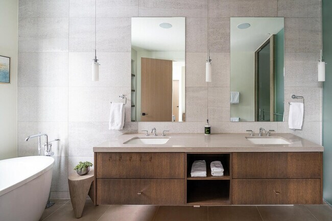 Building Photo - 5 Thistle Way