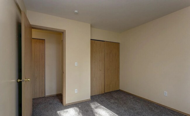 Building Photo - 2130-2132 Harris Ave