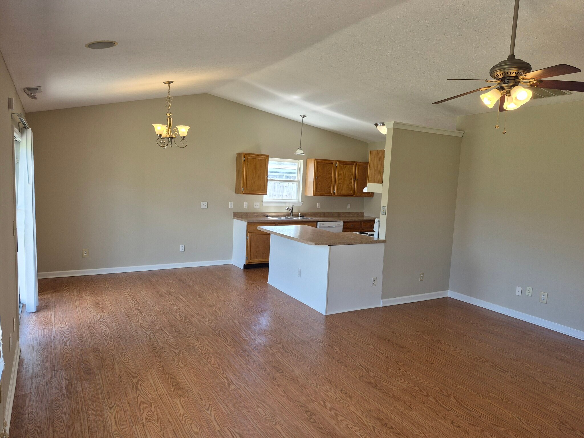 Building Photo - 3333 Trafalgar Ct