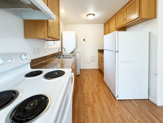 Building Photo - 3835 Marshall Ave