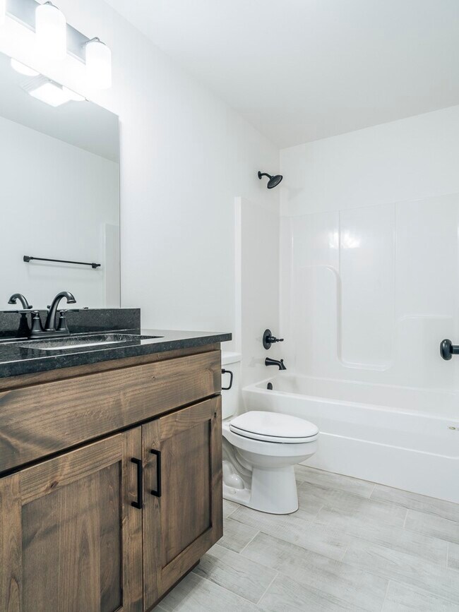 Building Photo - 1440 Emmerson St