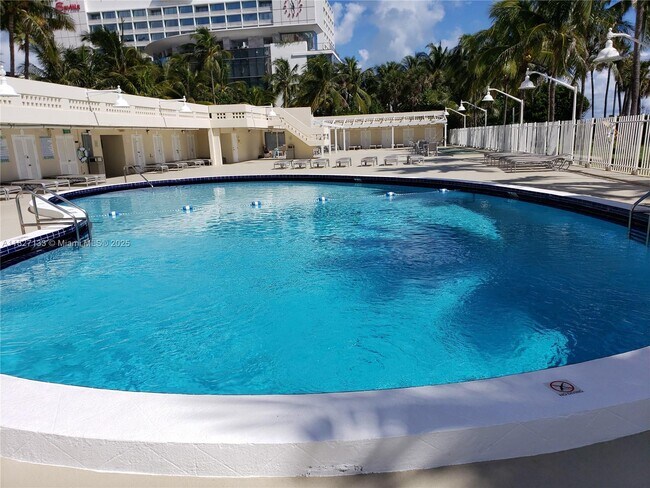 Building Photo - 2899 Collins Ave
