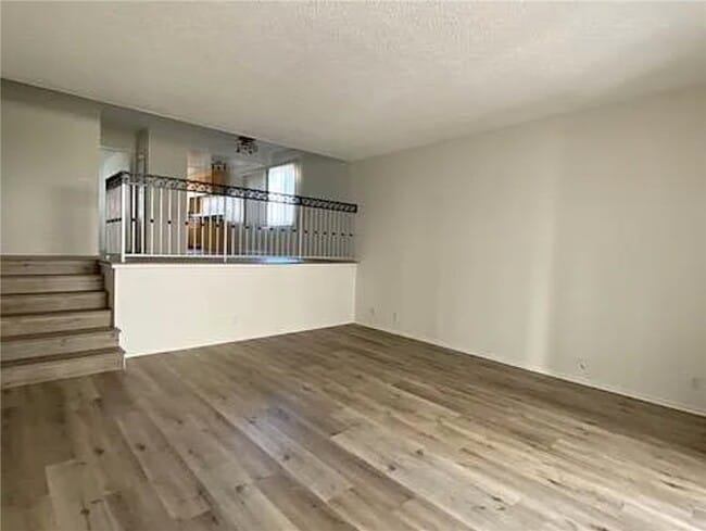 Building Photo - 423 2nd St