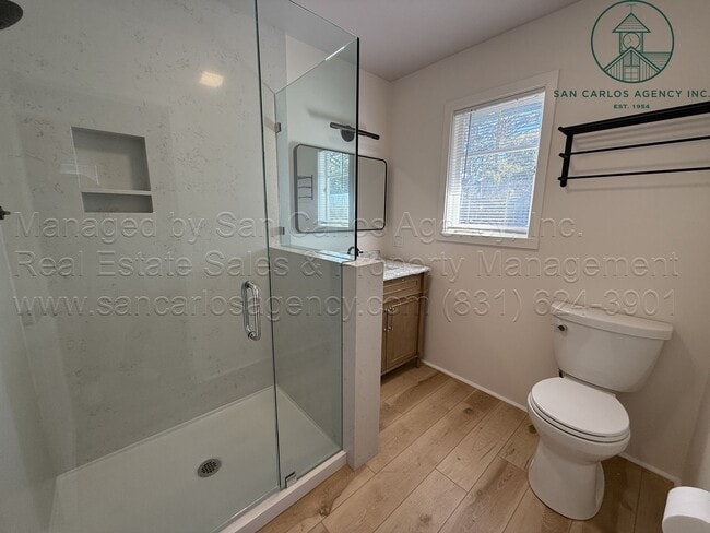 Building Photo - Newly Remodeled One Bedroom Carmel-by-the-...