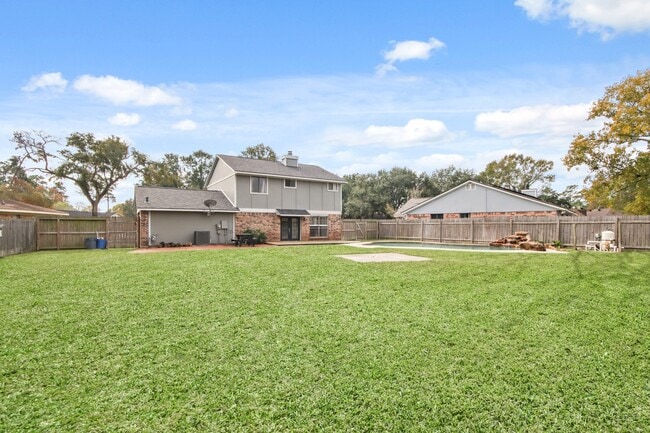 Building Photo - 17610 Possums Run Dr