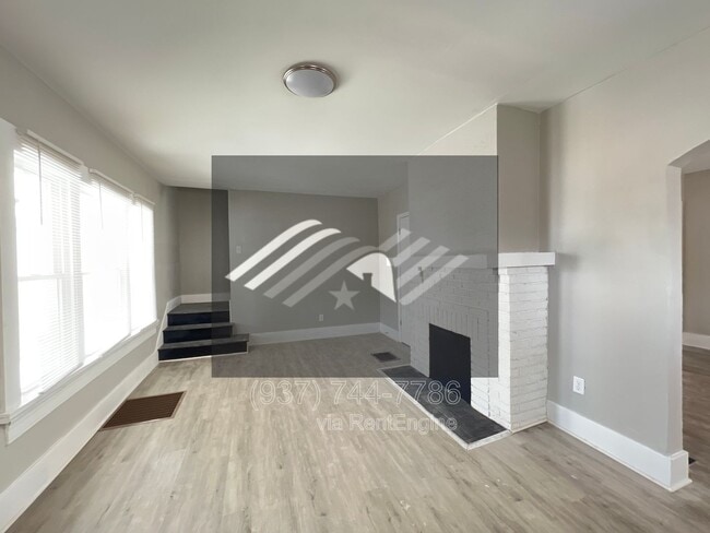 Building Photo - 1004 W Fairview Ave