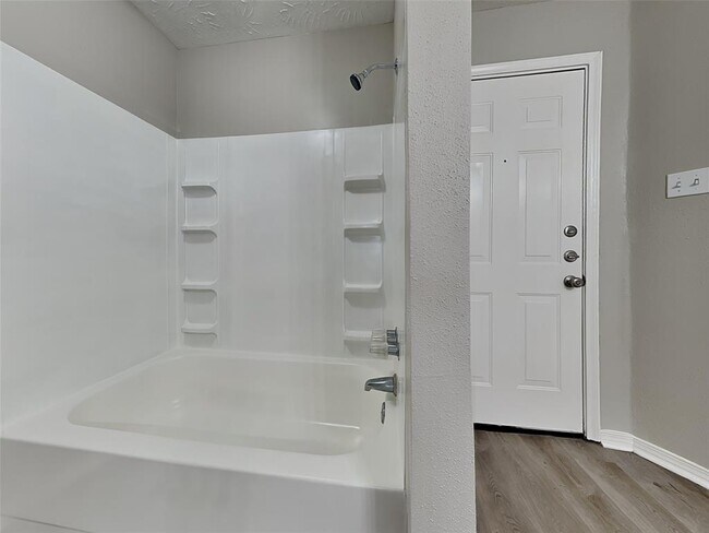 Building Photo - 15243 Bedford Glen Dr