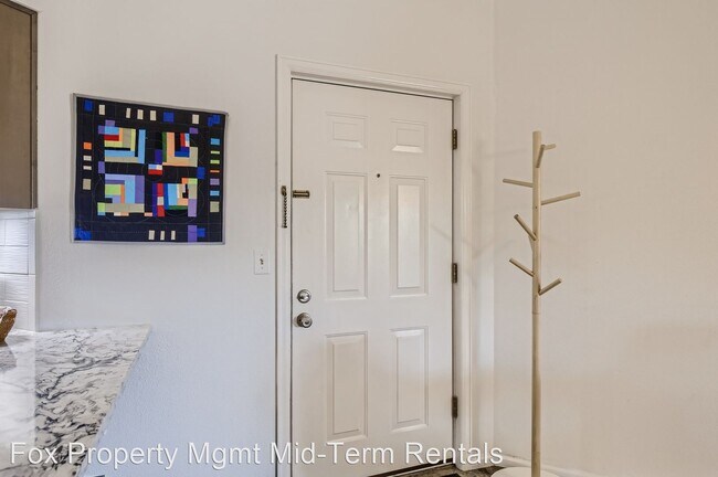 Building Photo - 2 br, 2 bath House - 565 Manhattan Dr #202