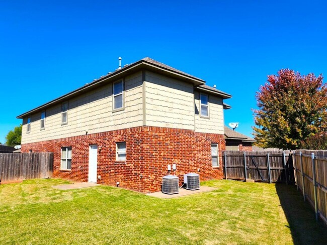 Building Photo - 13707 Oxford Dr