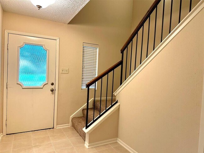 Building Photo - 3022 Sam Houston Dr