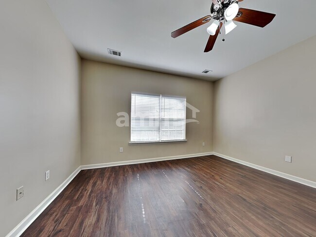 Building Photo - 26 Concordia Ct