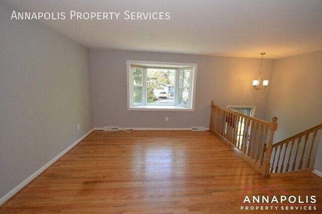 Building Photo - 556 Arundel Dr