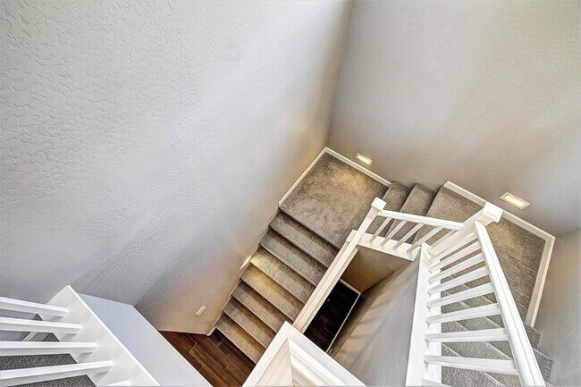 Building Photo - Highly sought neighborhood, stunning home!