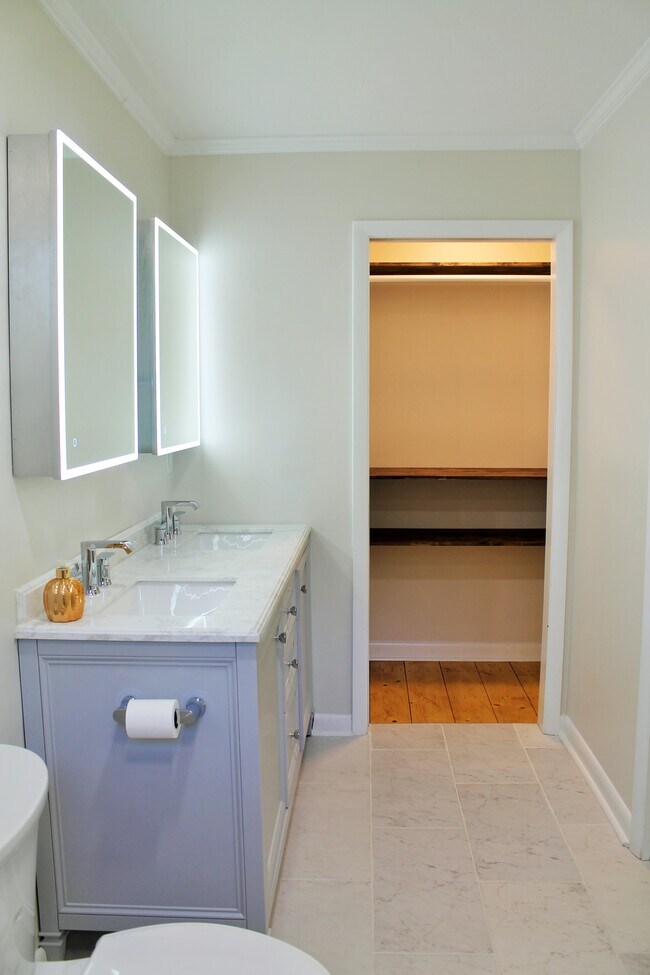 Building Photo - 275 Piney Ln