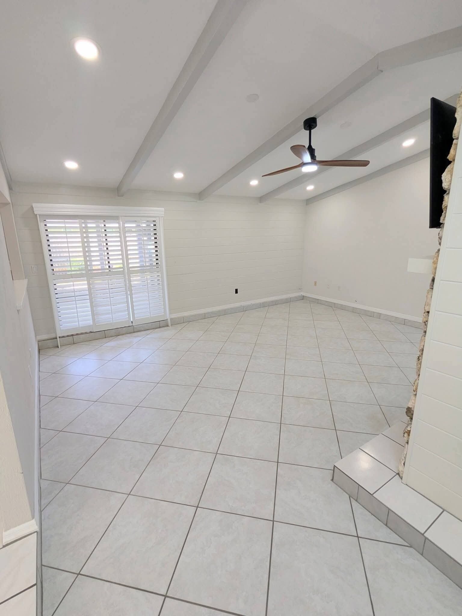 Building Photo - 945 Bramble Bush Cir W