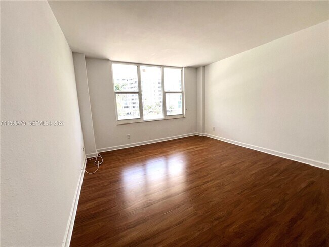 Building Photo - 5600 Collins Ave