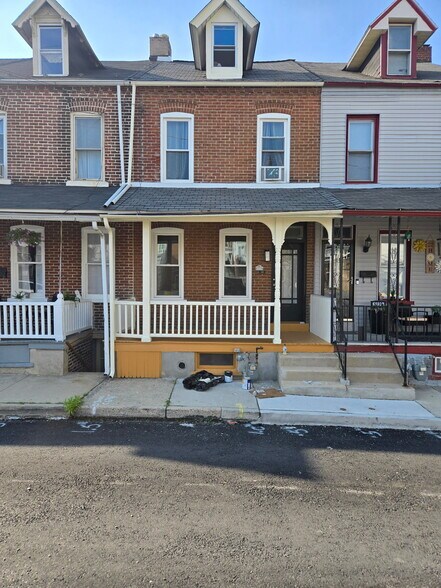 Nee floors, windows, paint, appliances - 1131 W Court St