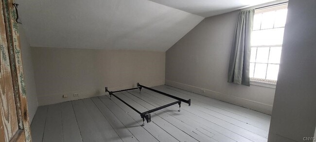 Building Photo - 43 N Main St