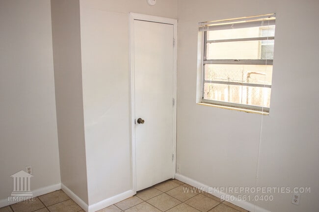 Building Photo - Renovated Home South of FSU