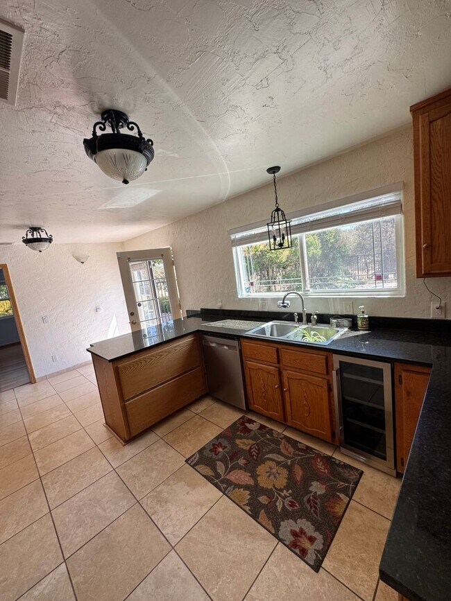 Building Photo - 21445 Wilcox Rd