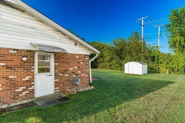 Building Photo - 747 Birmingham Rd