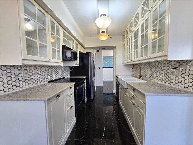 Building Photo - 7400 Radice Ct