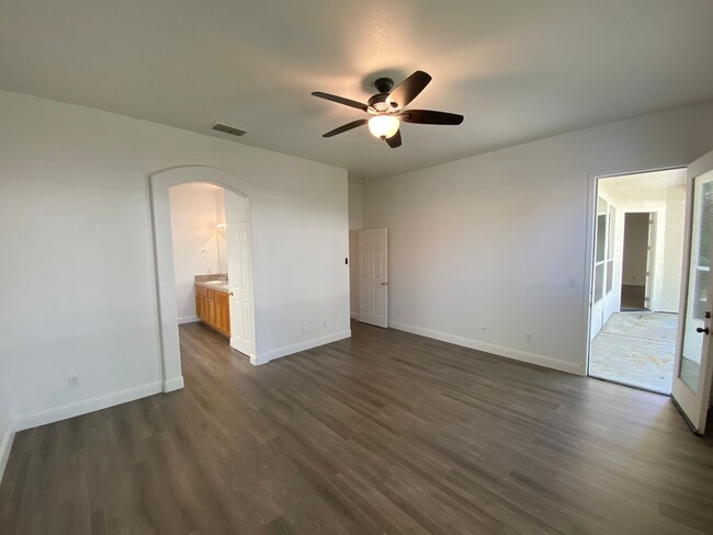 Building Photo - East Elk Grove Home Close to Pleasant Grov...
