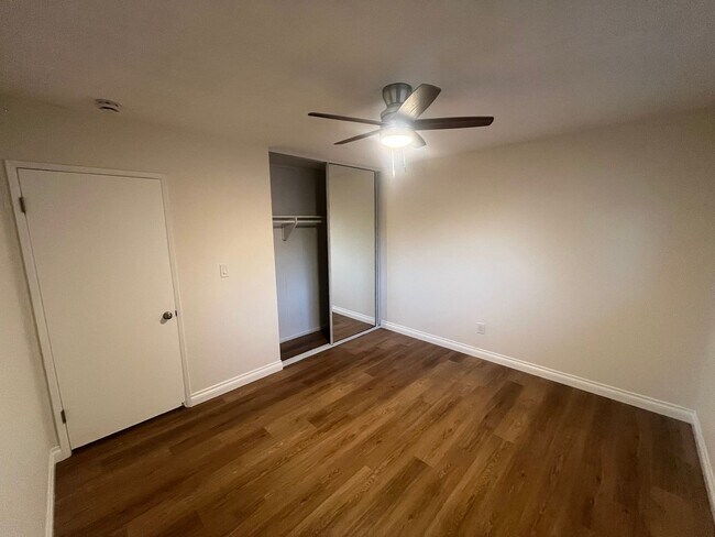 Building Photo - Remodeled 3 Bed / 2 Bath Single-Family Home | Garage, Big yard