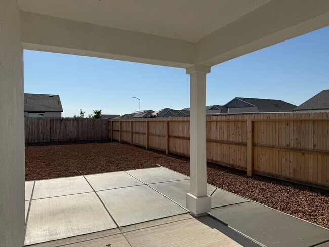 Building Photo - Brand new beautiful home! Please read enti...