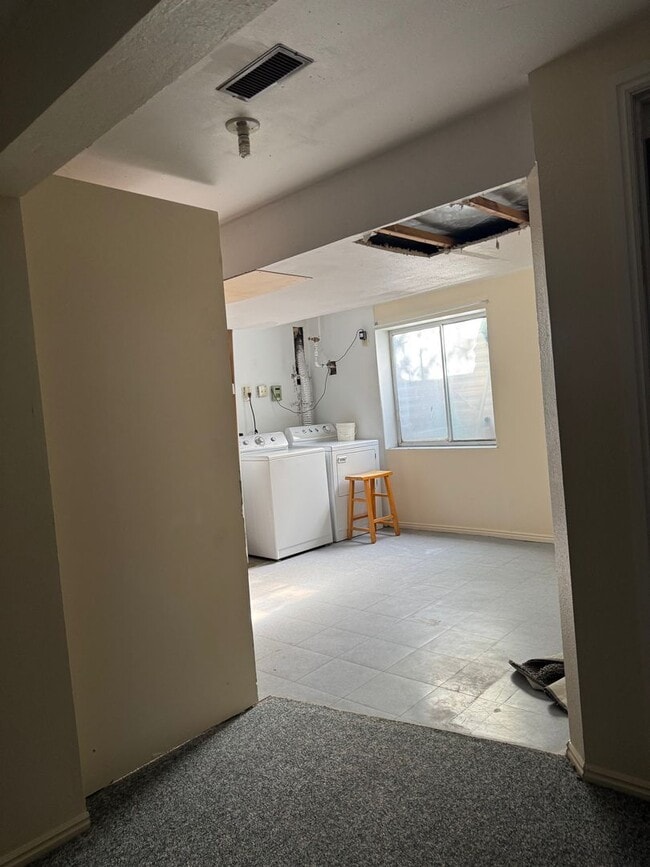 Building Photo - For Rent – Spacious 4 Bed, 3 Bath Home