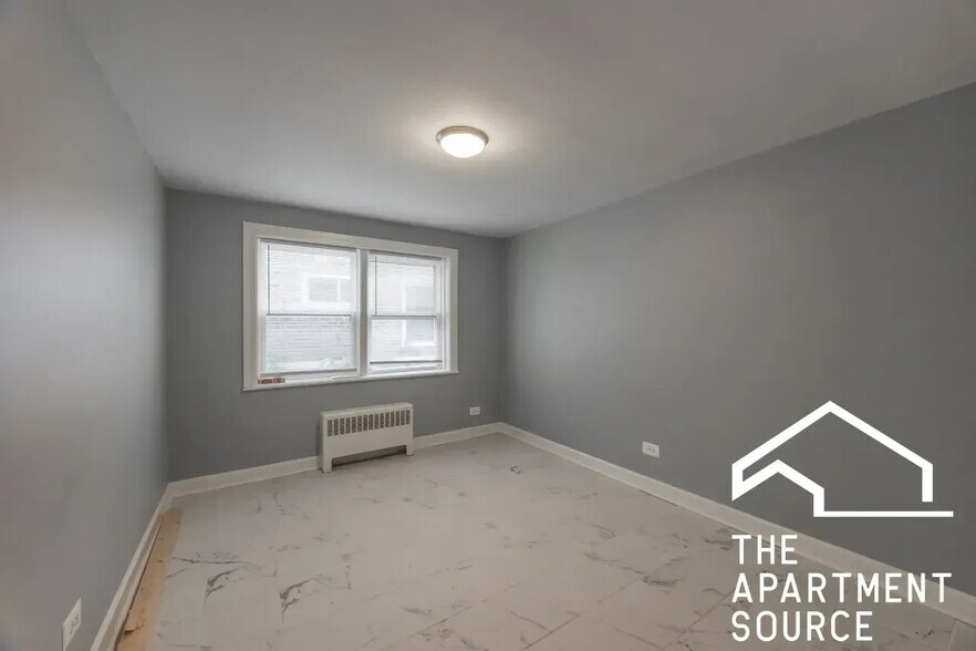 Building Photo - 2754 W North Shore Ave