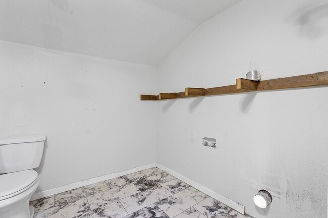 Building Photo - 3 Bedroom Home For Rent