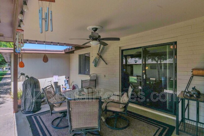 Building Photo - 2064 S Farnsworth Dr
