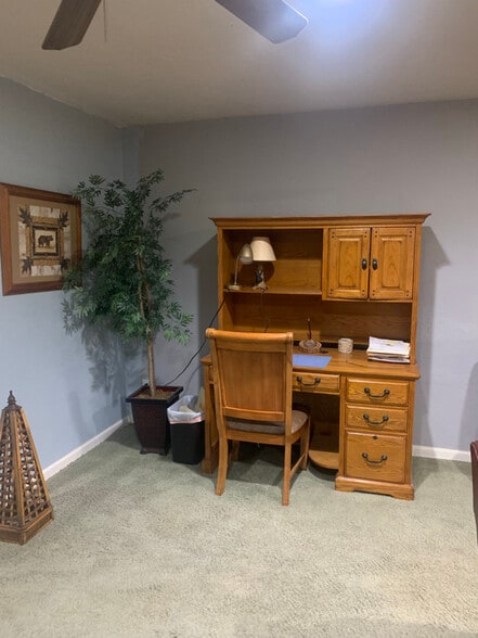 Building Photo - 1249 W Apache Ln