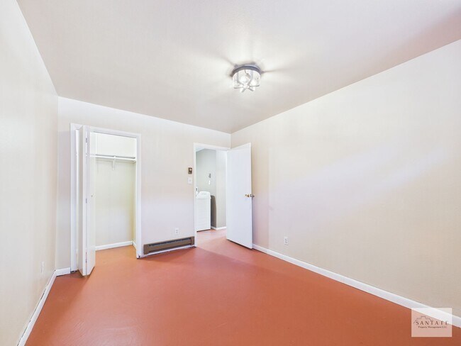 Building Photo - Single Family Home minutes from Los Alamos/Pojoaque